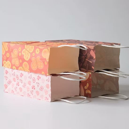 Bolsas de papel kraft marrón/blanco de regalo de compras de arte promocional impresas recicladas personalizadas con mango torcido
